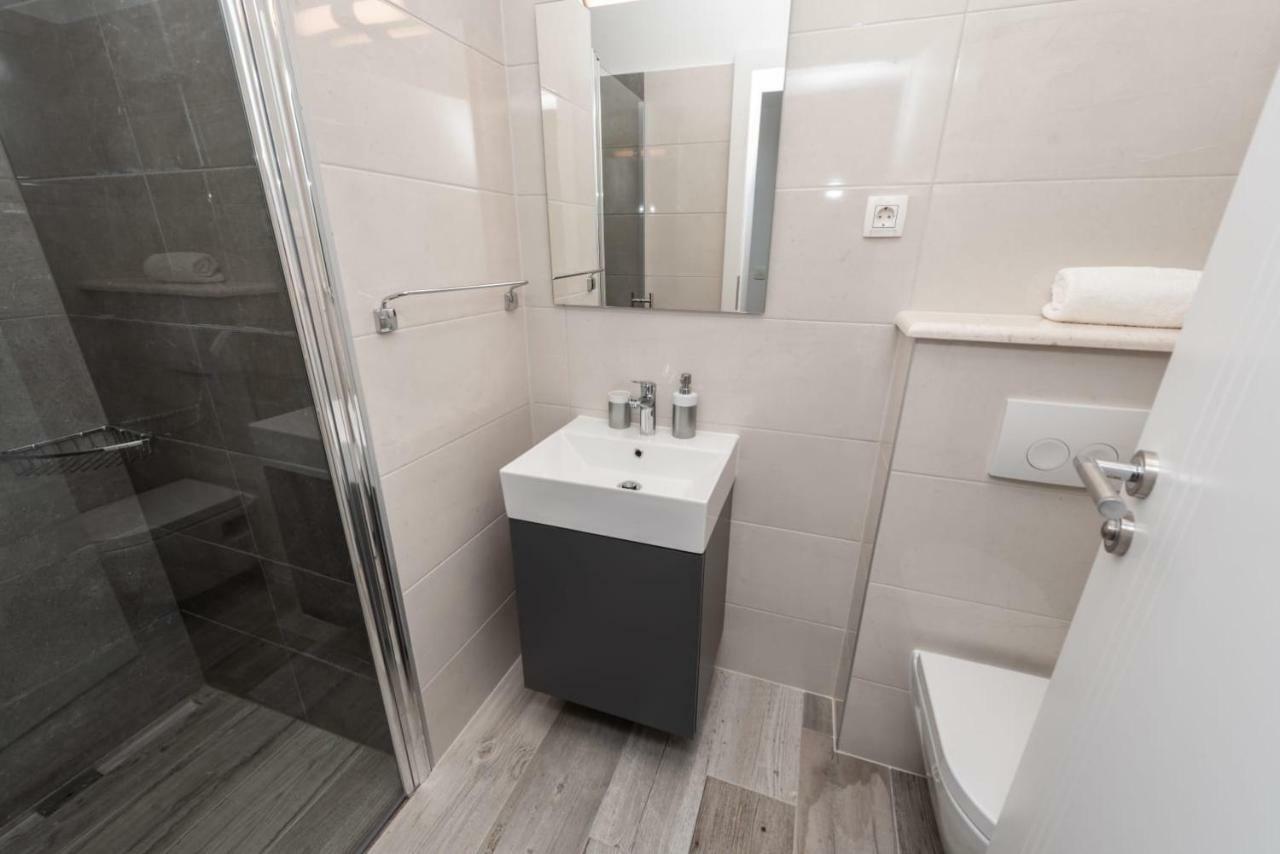 Villa Barbara-Holiday Home With Sea View Zadar Bagian luar foto